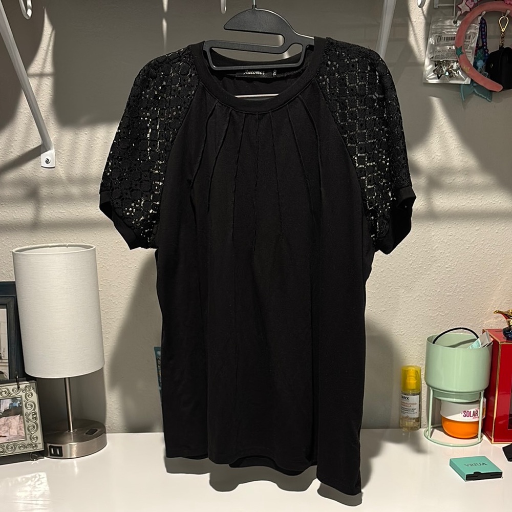 Black Puff Sleeve Short Blouse